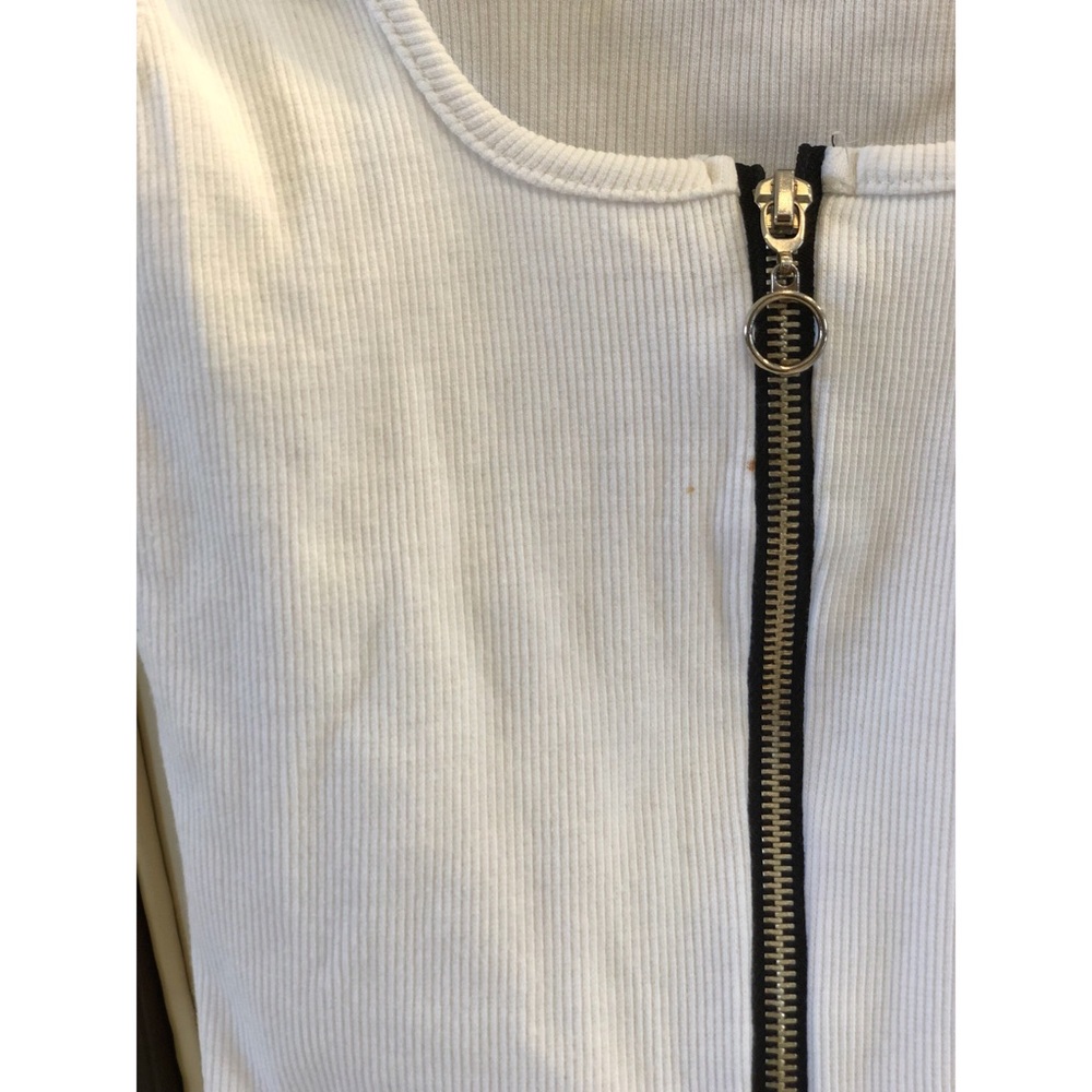 White casual crop top - Picture 3 of 3